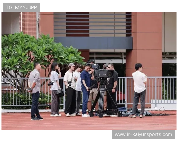 足球联赛在转播中增加幕后故事栏目提升观众黏性，足球转播收入